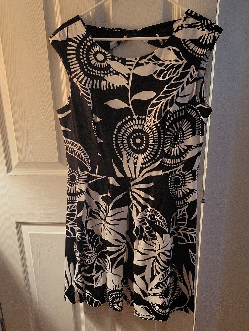 Perceptions Black and White Floral Dress Size 14